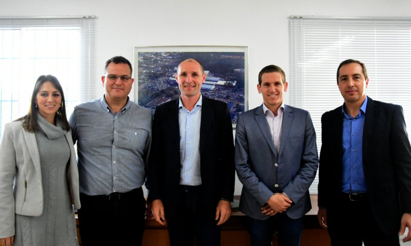 Fenac recebe empresa Italiana de feiras Fenac recebe empresa Italiana de feiras