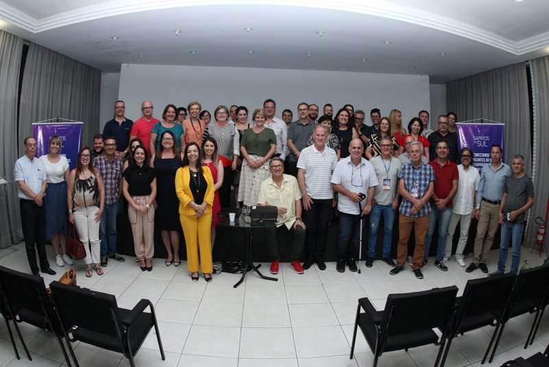 Projeto Sapatos do Sul é lançado na Fenac Projeto Sapatos do Sul é lançado na Fenac