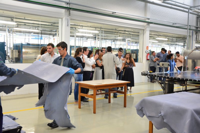 Visitantes internacionais em busca de novos fornecedores Visitantes internacionais em busca de novos fornecedores