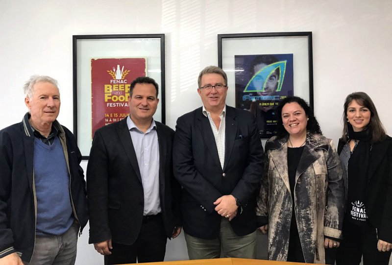 Fenac recebe executivo de feira mundial do setor coureiro Fenac recebe executivo de feira mundial do setor coureiro